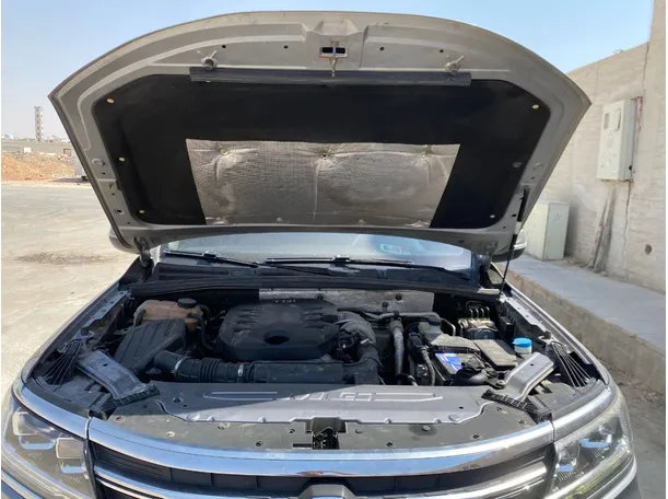 Car image 25
