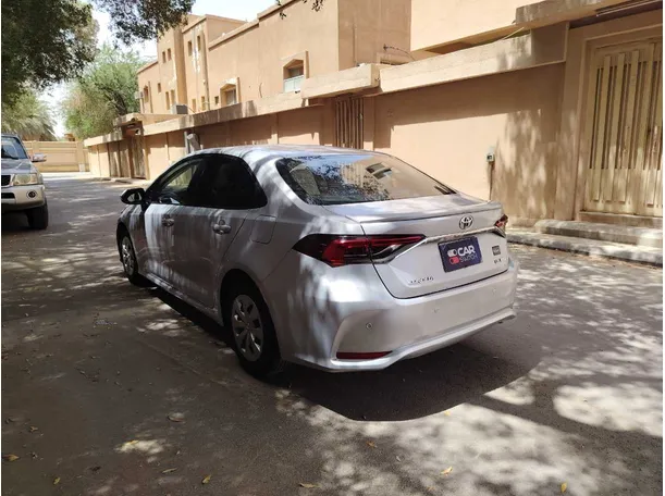 Car image 7
