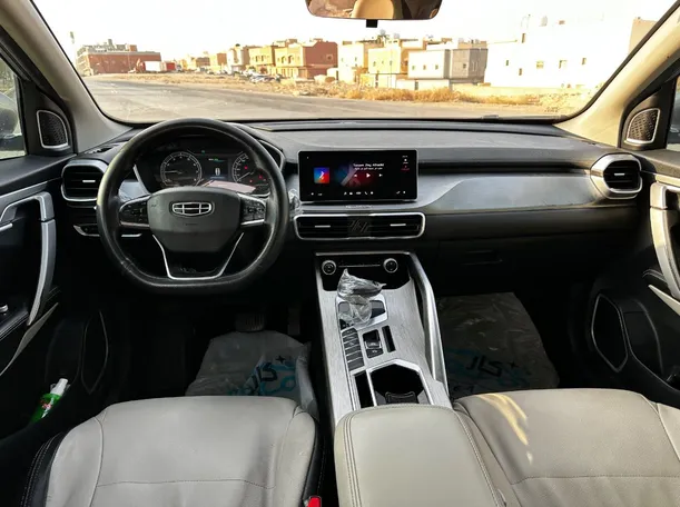 Car image 15