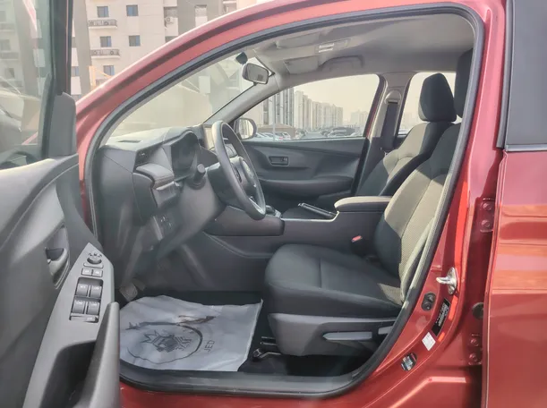 Car image 12