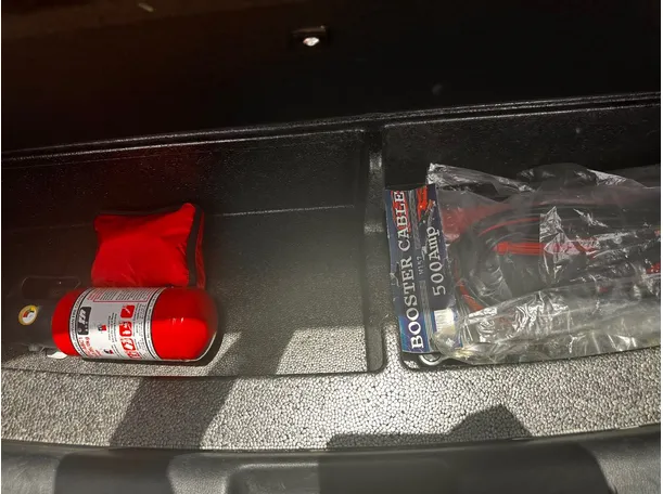 Car image 28