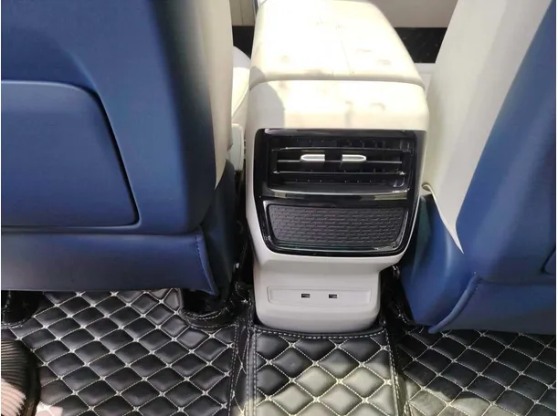 Car image 34