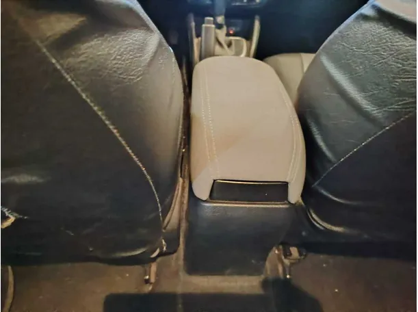 Car image 36