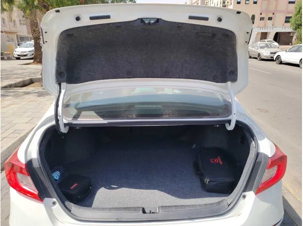 Car image 23