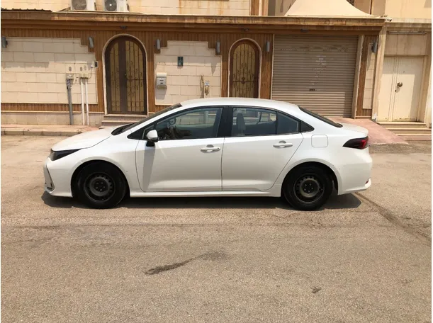 Car image 8