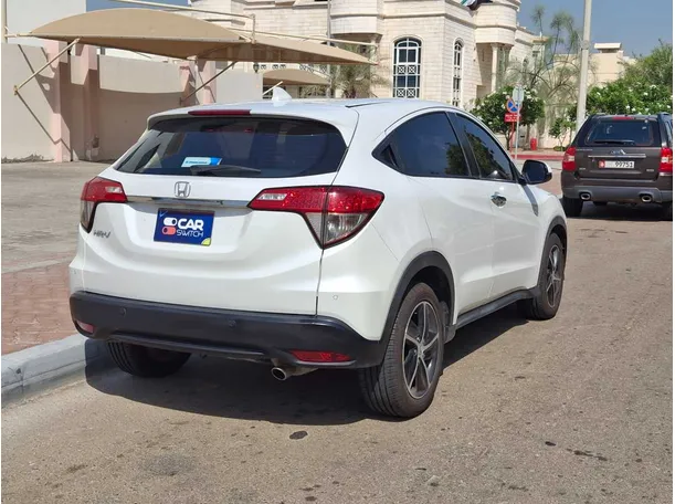 Car image 7