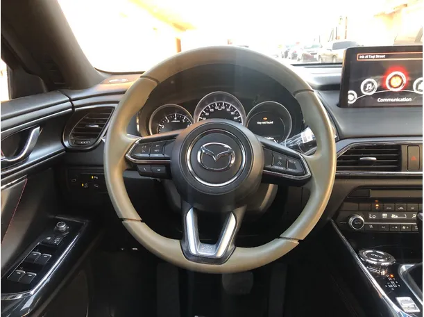 Car image 18