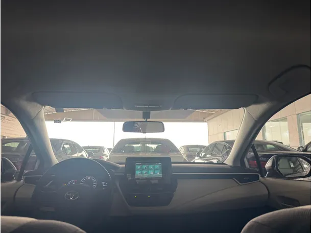 Car image 16