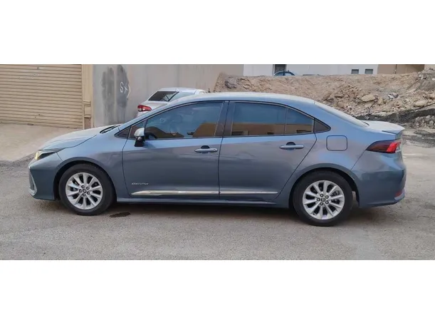 Car image 8