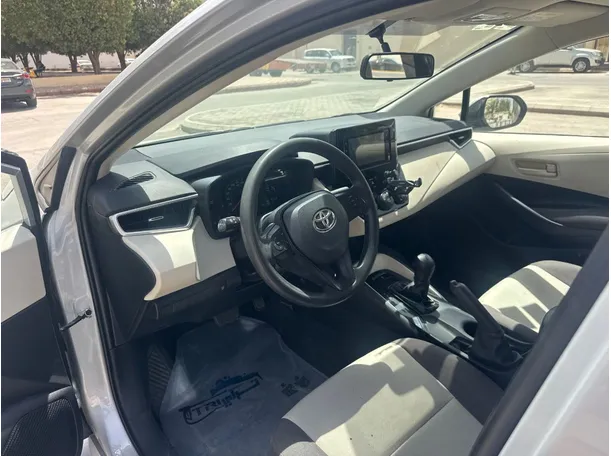 Car image 12