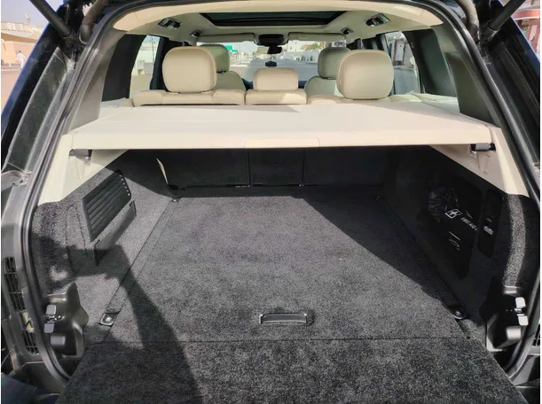 Car image 25