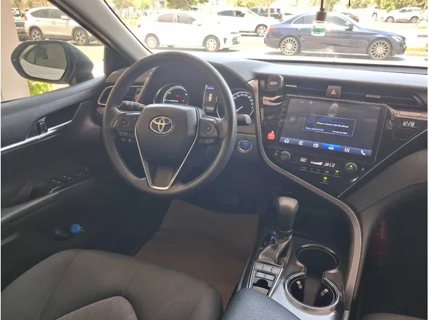 Car image 16