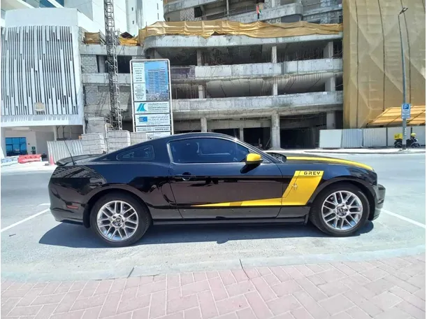 Car image 8