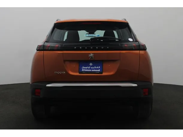 Car image 12