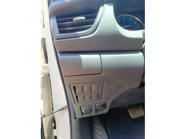 Car image 33