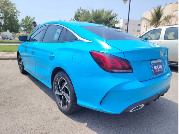 Car image 7