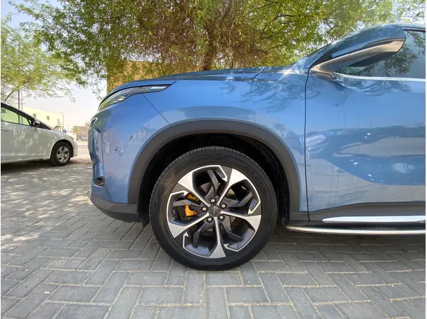Car image 10