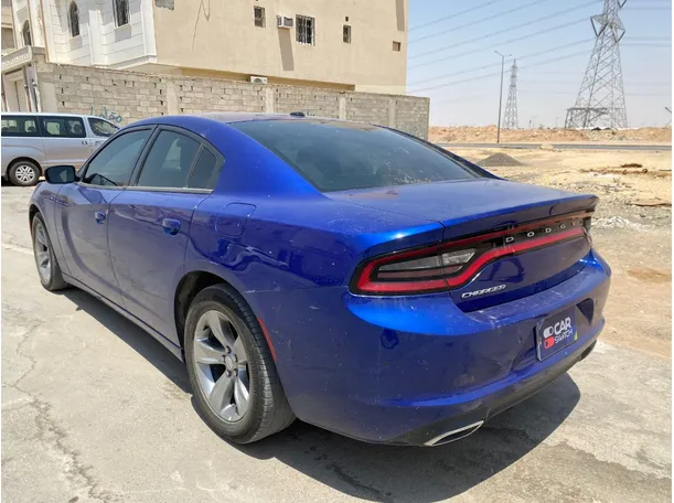 Car image 7