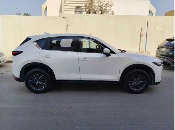 Car image 4