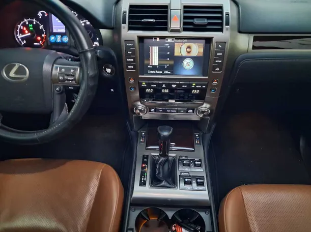 Car image 16