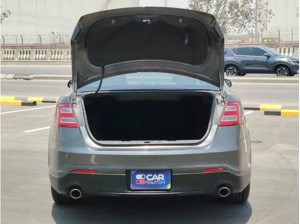 Car image 23