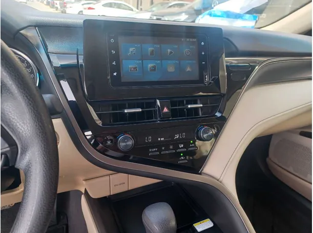 Car image 18