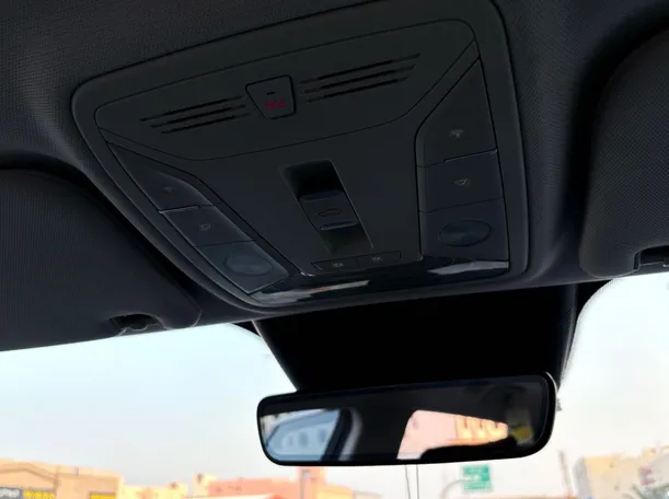 Car image 26