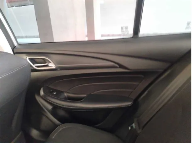 Car image 38