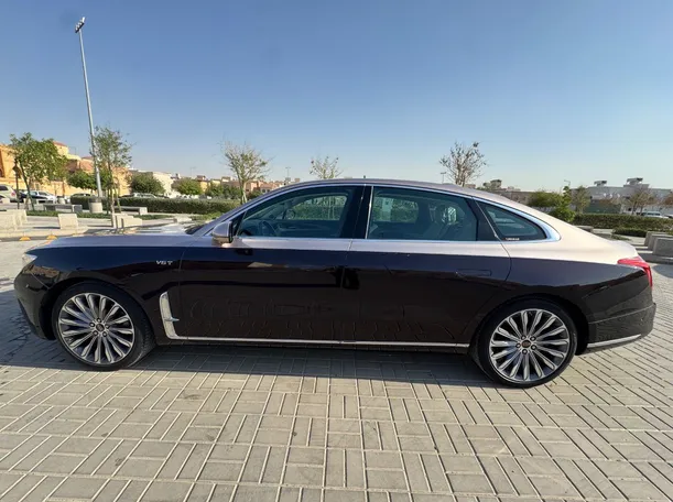 Car image 8