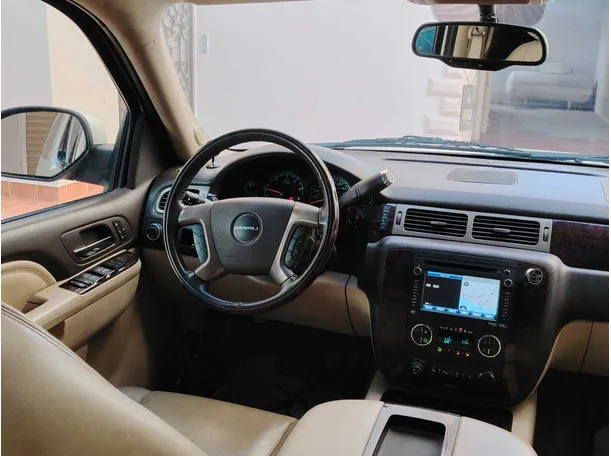 Car image 23