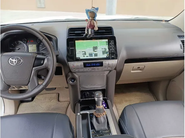 Car image 15