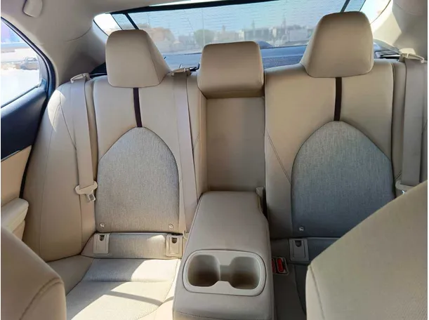 Car image 17