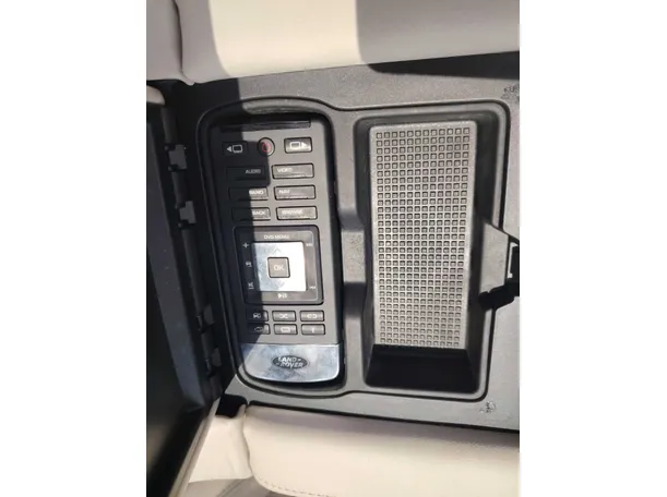 Car image 32
