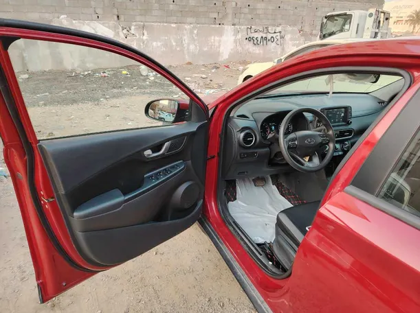 Car image 12