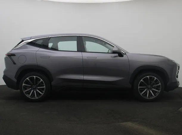 Car image 13