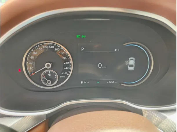 Car image 30