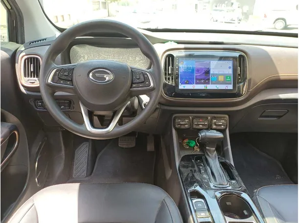 Car image 15