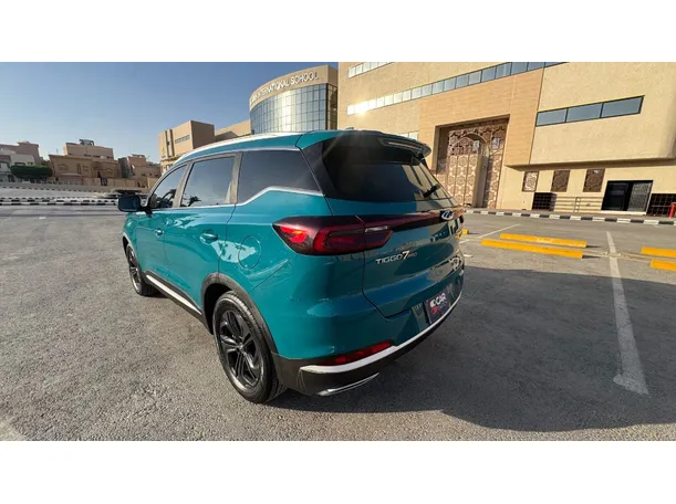 Car image 7