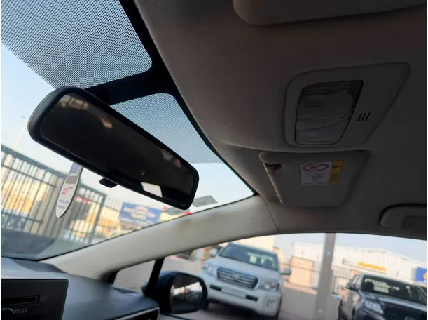 Car image 25