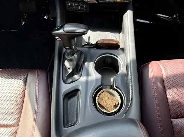 Car image 24