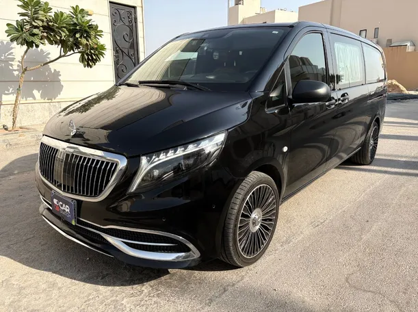 2023 مرسيدس V300 في الرياض