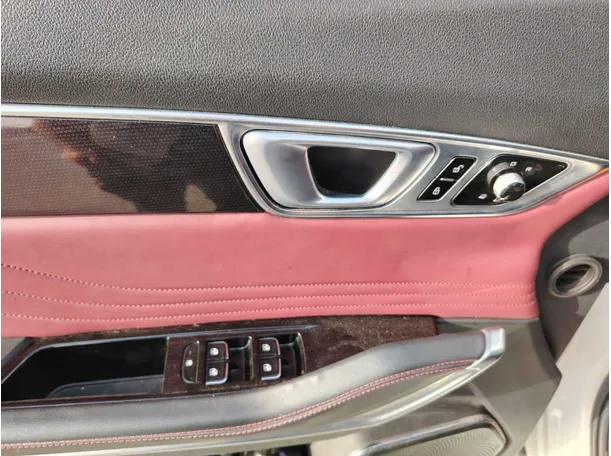 Car image 22