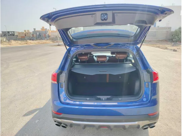 Car image 29