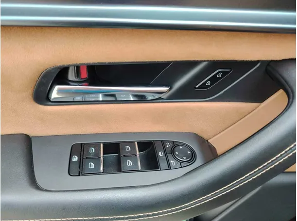 Car image 42