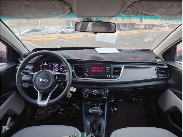 Car image 16