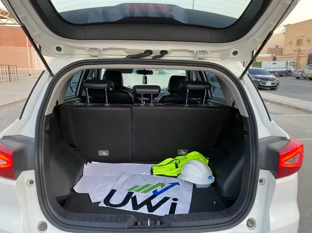 Car image 18