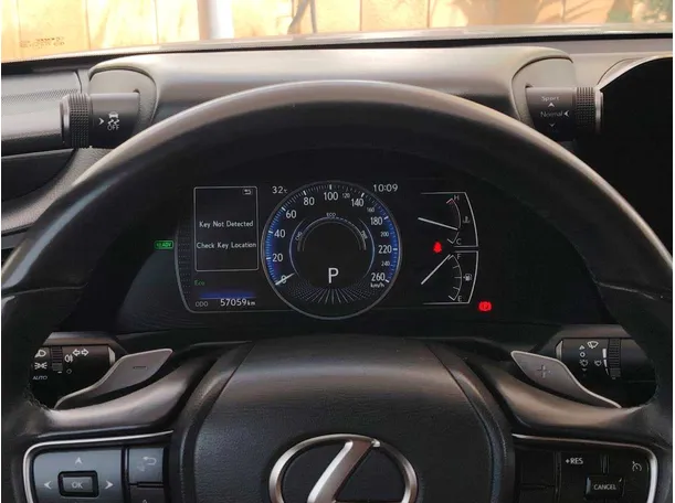 Car image 24