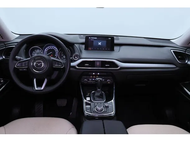 Car image 14