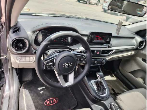 Car image 11