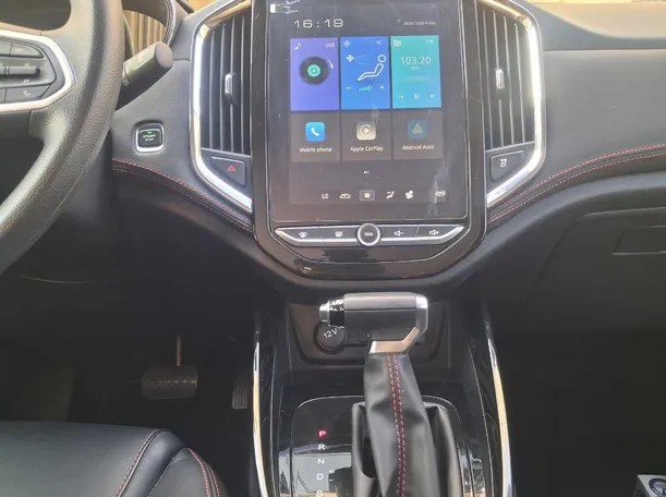 Car image 16